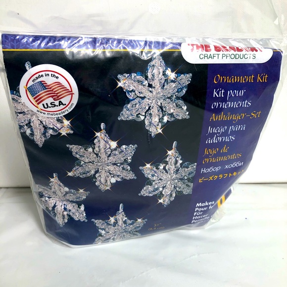 The Beadery Crystal Snowflake Christmas Ornament Kit Makes 6 - Picture 1 of 2